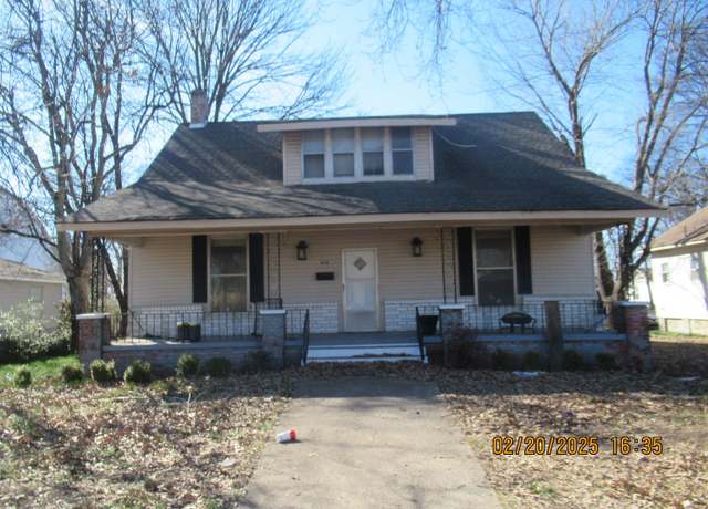 Property at 610 N Third St, Union City, TN 38261, 3 beds, 2 baths