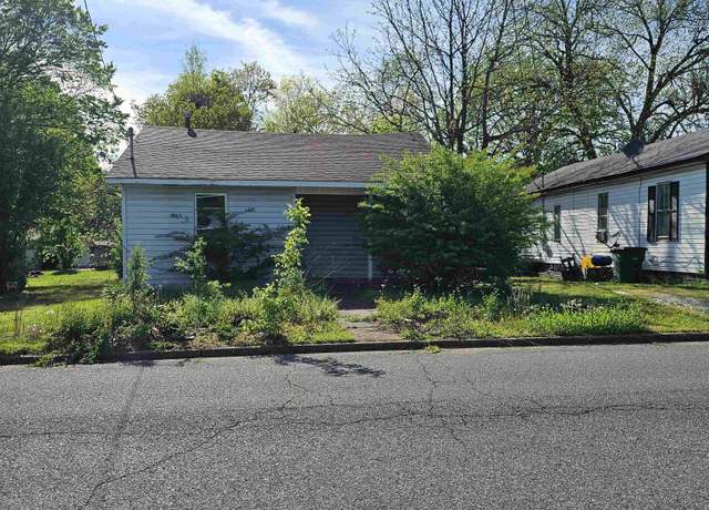 Property at 308 Greenwood St, Union City, TN 38261, 2 beds, 1 bath