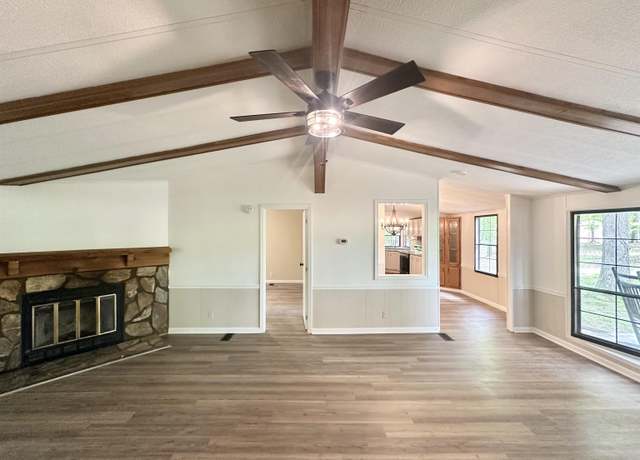Property at 676 Public Wells Rd, Martin, TN 38237, 3 beds, 2 baths
