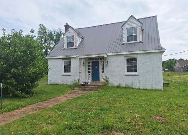 Property at 228 E Maple St, Dresden, TN 38225, 3 beds, 1.5 baths