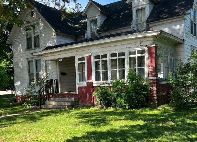 Property at 121 Sterling St, Martin, TN 38237, 5 beds, 2 baths