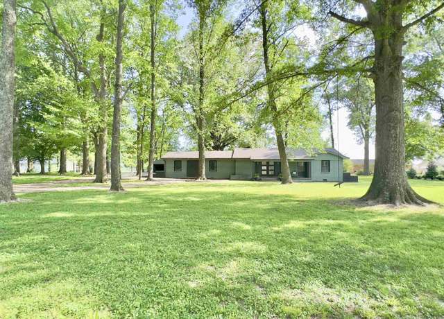 Property at 1426 W Palestine Ave, Obion, TN 38240, 3 beds, 2.5 baths