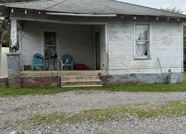 Property at 205 W Park St, Union City, TN 38261, 2 beds, 1 bath