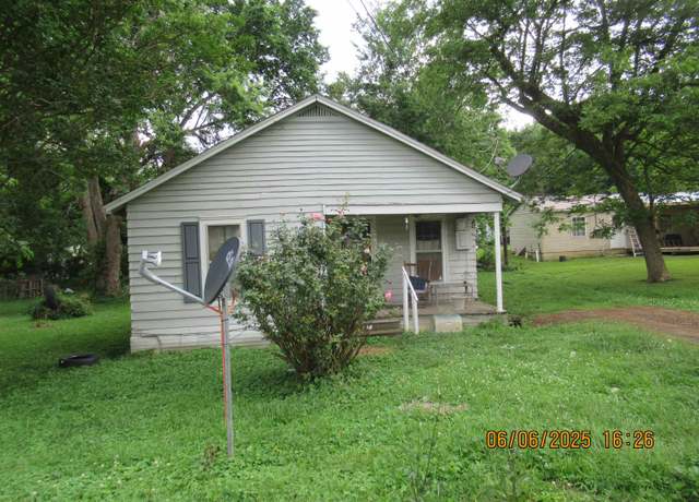 Property at 202 N Chestnut St, Troy, TN 38260, 2 beds, 1 bath