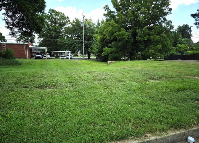 Property at 616 S Third St, Union City, TN 38261