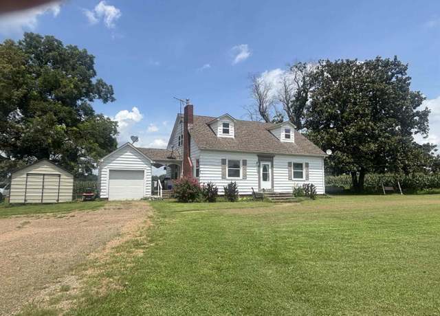 Property at 7670 Middle Rd, Fulton, KY 42041, 3 beds, 1 bath
