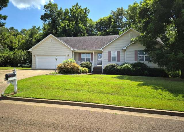 Property at 841 Mosswood Dr, Union City, TN 38261, 3 beds, 2 baths
