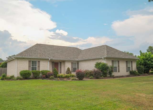 Property at 218 Crawford Dr, Martin, TN 38237, 3 beds, 2 baths