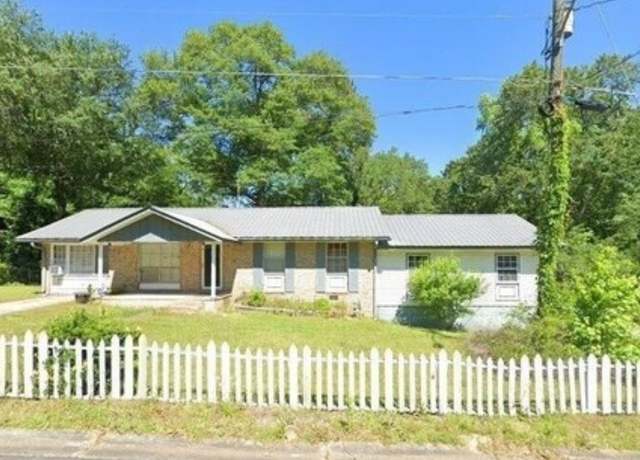Property at 216 Oakdale Rd, Milledgeville, GA 30601, 3 beds, 1 bath
