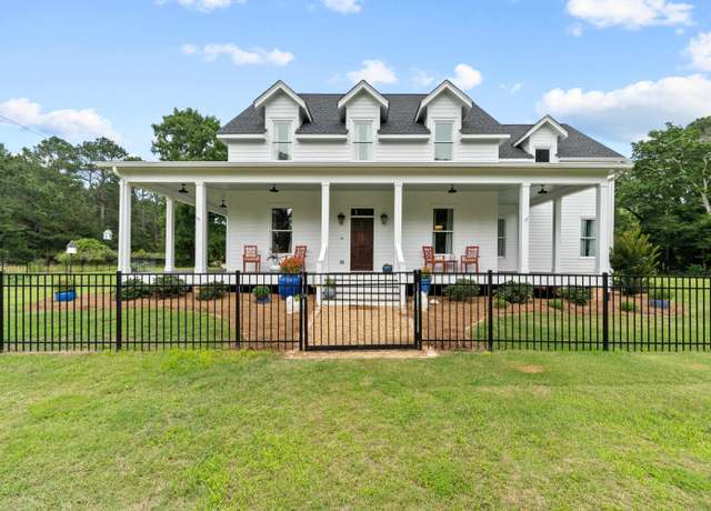 Property at 855 Jasper St, Madison, GA 30650, 4 beds, 3.5 baths