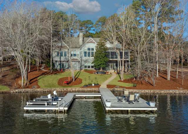 Property at 1020 Hawthorne Hts, Greensboro, GA 30642, 4 beds, 4.5 baths