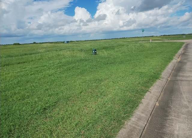 Property at 3206 Bay Ridge Dr, Palacios, TX 77465