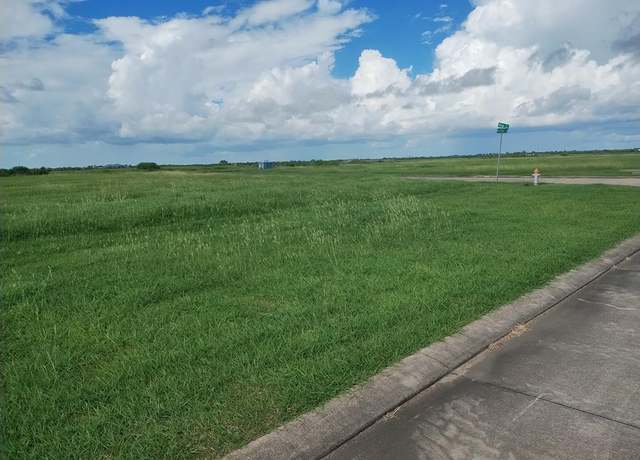 Property at 3202 Bay Ridge Dr, Palacios, TX 77465