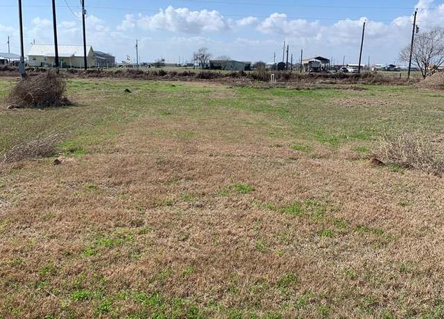Property at 414 Haddock Dr, Palacios, TX 77465