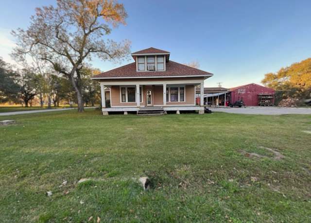 Property at 40 Ave H, Markham, TX 77456, 5 beds, 2 baths