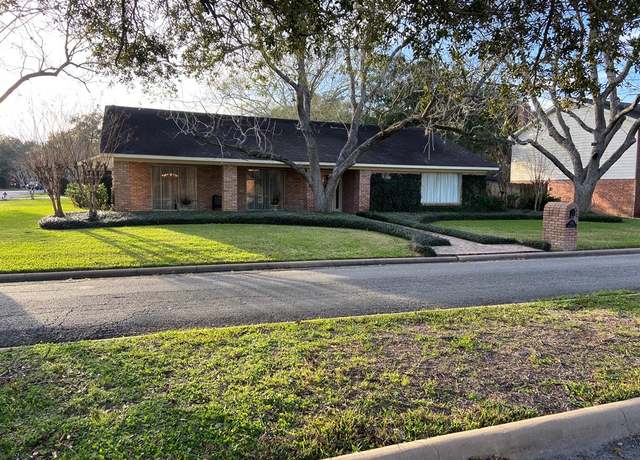 Property at 1 Shadow Ln, Bay City, TX 77414, 3 beds, 2 baths