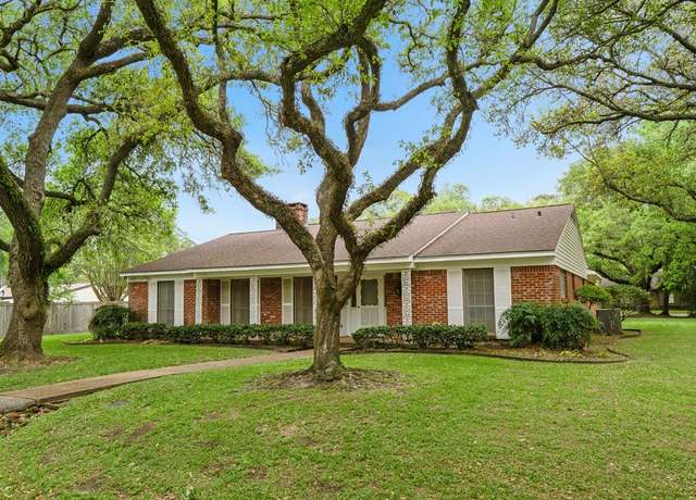 Property at 2403 Marguerite St, Bay City, TX 77414, 3 beds, 2 baths