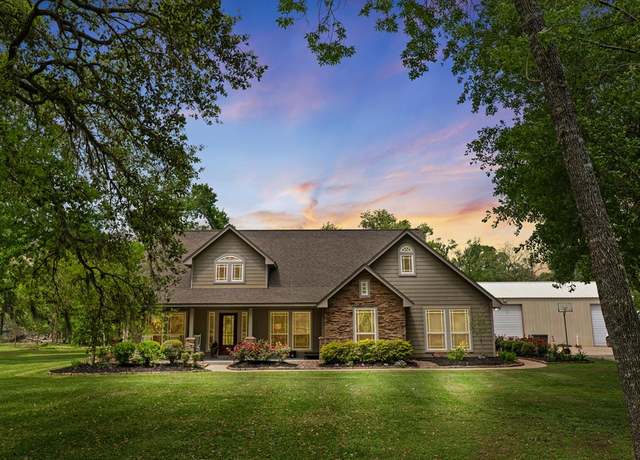 Property at 664 Oak Forest Dr, Van Vleck, TX 77482, 4 beds, 3 baths