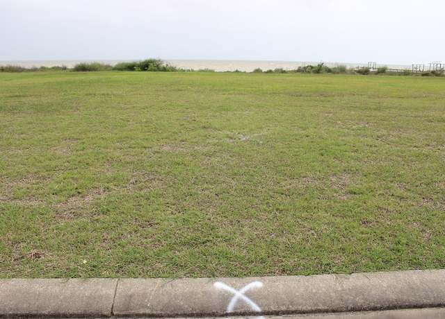 Property at 3105 Bay Ridge Dr, Palacios, TX 77465