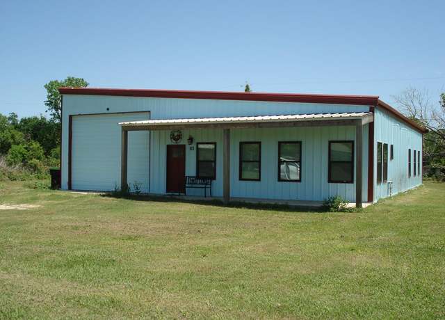 Property at 83 Elizabeth Dr, Bay City, TX 77414, 3 beds, 3 baths