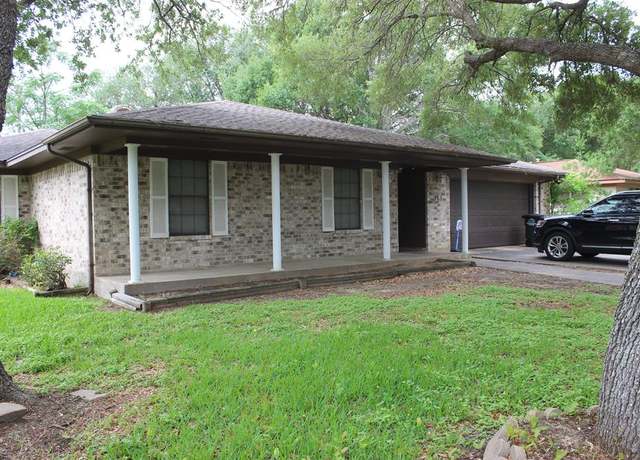 Property at 313 Mertie Ave, Palacios, TX 77465, 3 beds, 2 baths