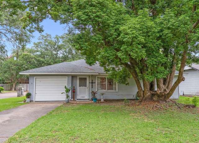 Property at 3401 Cherry Ln, Bay City, TX 77414, 2 beds, 1 bath