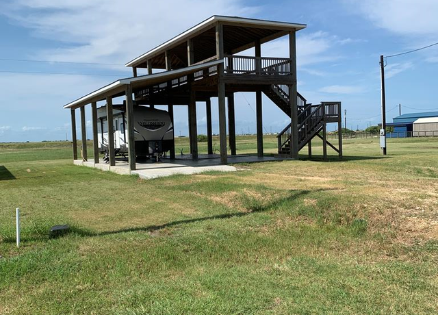 Property at 245 Kingfish Ln, Palacios, TX 77465