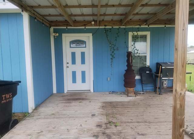 Property at 70 Sardine St, Palacios, TX 77465, 3 beds, 1.5 baths