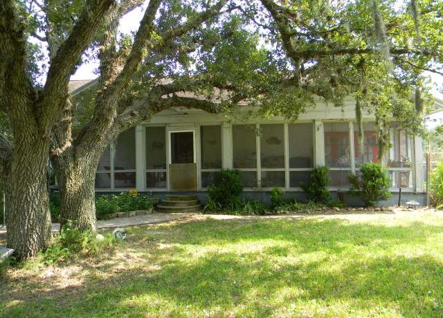 Property at 3744 Cr 126, Van Vleck, TX 77482, 3 beds, 2 baths