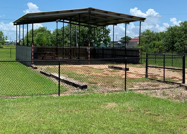 Property at 193 Red Snapper Dr, Palacios, TX 77465