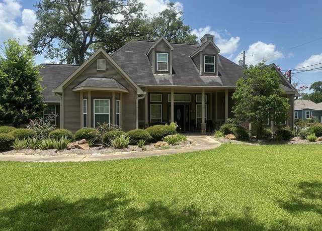 Property at 3000 J. P. Davis (avenue C), Bay City, TX 77414, 3 beds, 2 baths