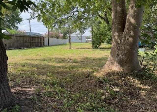 Property at 402 Rorem Ave, Palacios, TX 77465