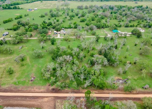 Property at 245 Valley Oaks Dr, Van Vleck, TX 77482