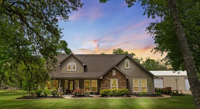 Photo of 664 Oak Forest Dr, Van Vleck, TX 77482