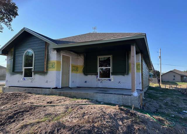 Property at 810 W Bates, Beeville, TX 78102, 3 beds, 2 baths