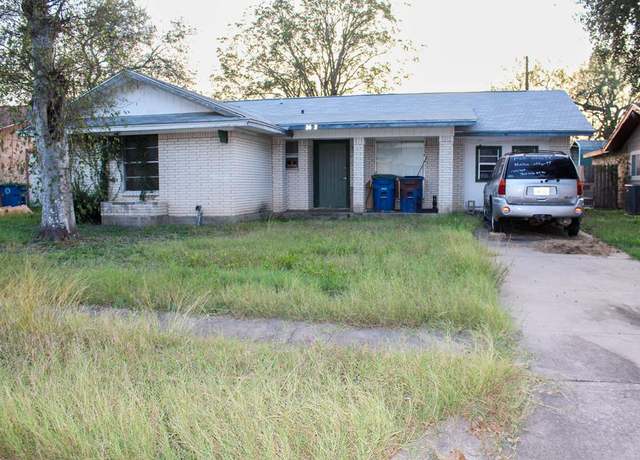 Property at 2602 Quarterhorse Dr, Beeville, TX 78102, 3 beds, 1.5 baths
