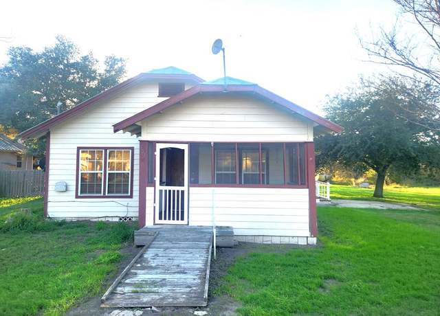 Property at 303 Milam St, Pettus, TX 78146, 3 beds, 2 baths