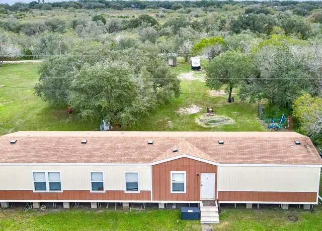 Property at 190 Windsor Dr, Beeville, TX 78102, 3 beds, 2 baths