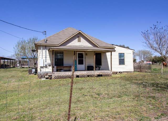 Property at 322 Dagmar, Beeville, TX 78102, 3 beds, 1 bath