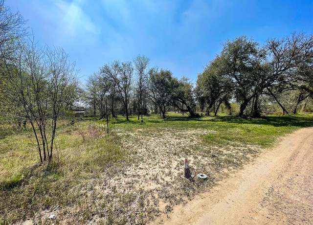 Property at 1305 W Huntington St, Beeville, TX 78102