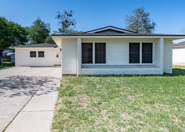 Property at 1205 E Widhelm, Beeville, TX 78102, 4 beds, 2 baths