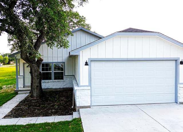 Property at 807 N Polk St, Beeville, TX 78102, 3 beds, 2 baths