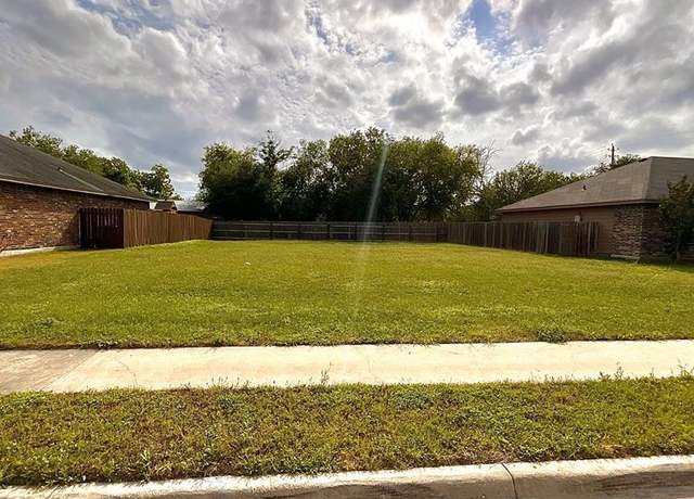 Property at 1011 Bluecrest, Beeville, TX 78102