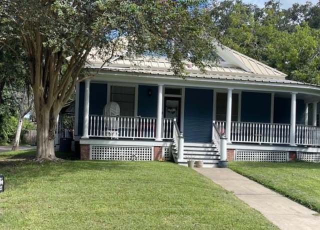Property at 609 E Corpus Christi St, Beeville, TX 78102, 2 beds, 2 baths