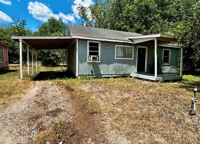 Property at 610 W Stamper St, Beeville, TX 78102, 3 beds, 1 bath