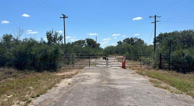 Photo of 107 Cr 107 @ End Pvt 1006, Tuleta, TX 78162