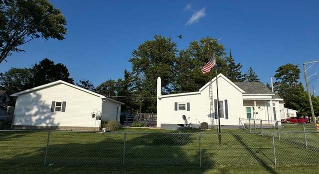 Photo of 105 College Corner Ave, Liberty, IN 47353