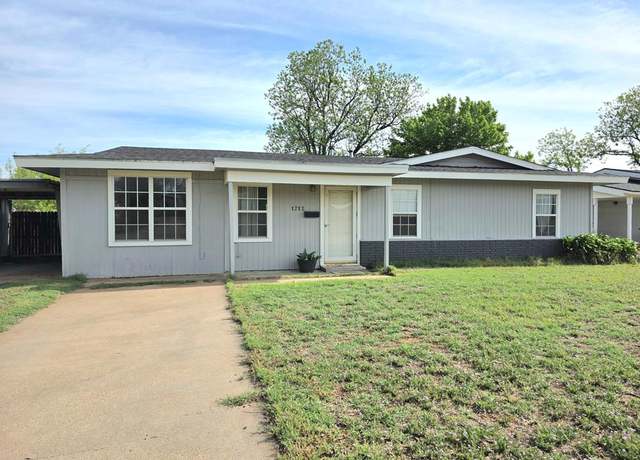 Property at 1712 Marvin St, Sweetwater, TX 79556, 3 beds, 2.5 baths