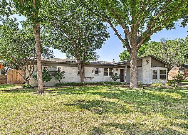 Property at 1410 Stanley St, Sweetwater, TX, 4 beds, 2 baths