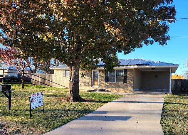 Property at 407 Washington St, Sweetwater, TX 79556, 2 beds, 1 bath